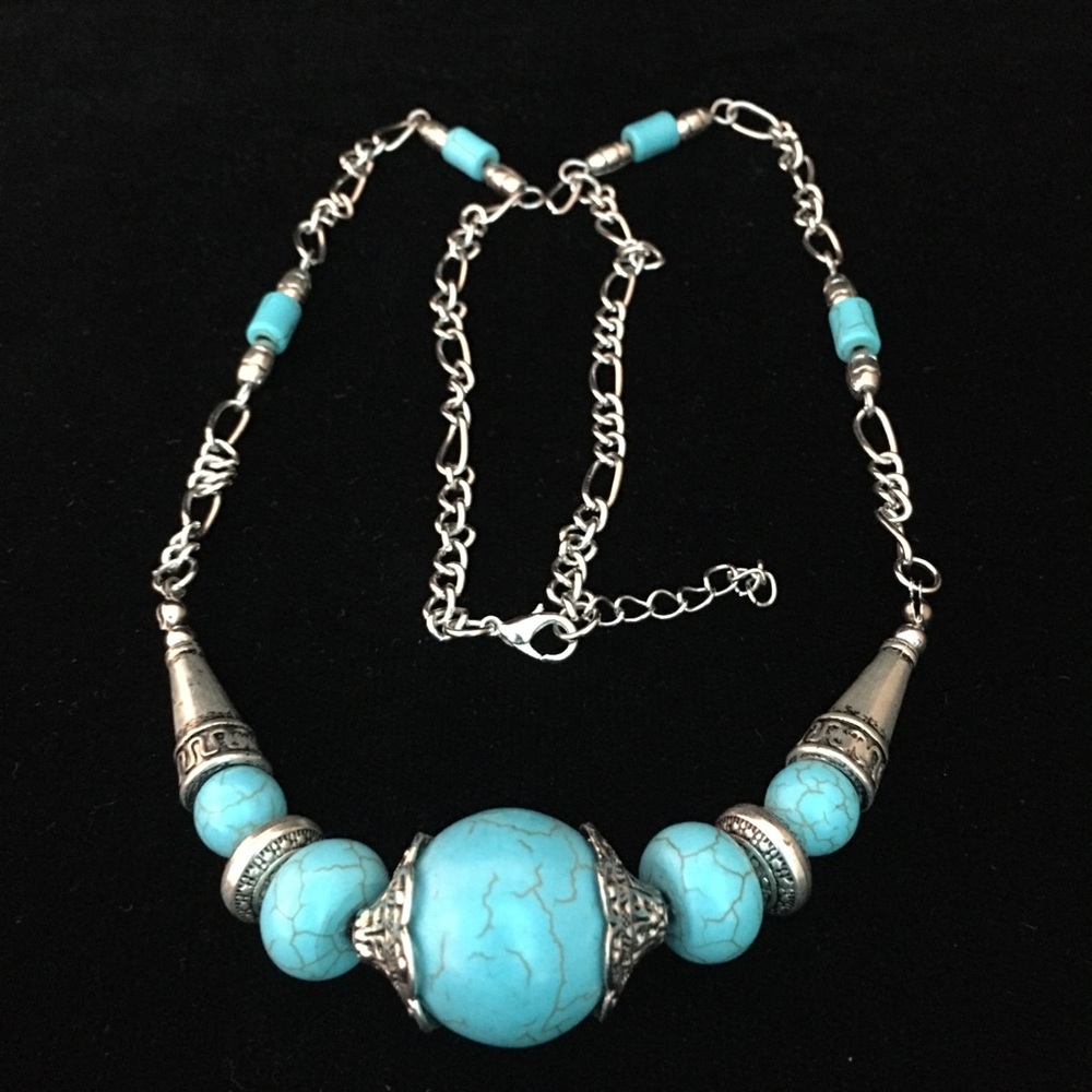 Beautiful Boho turquoise & silver 12” Necklace - Picture 3 of 6